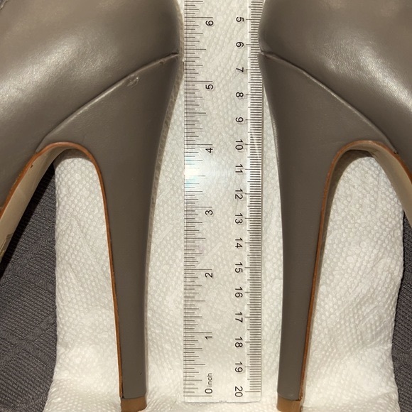 Peep Toe Pumps Platform High Heels Women’s Size 6 Warm Grey Beau & Ashe - Picture 9 of 10